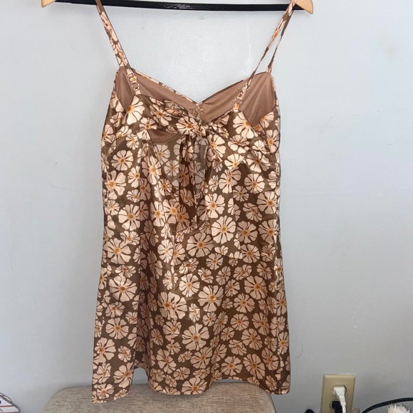 TILLY'S silky floral summer dress - Picture 3 of 3